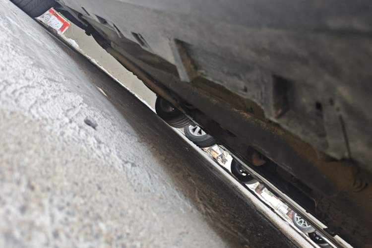 Used Bestune B70 2014 2.0L automatic luxury version Chassis Front Right
