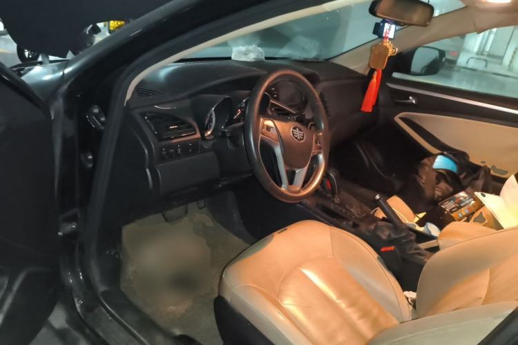 Used Bestune B70 2014 2.0L automatic luxury version Driver Seat