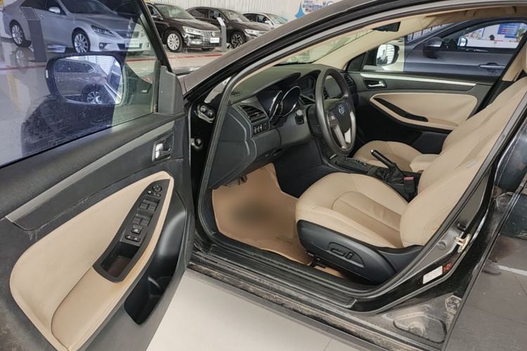Used Bestune B70 2014 2.0L automatic luxury version Driver Seat