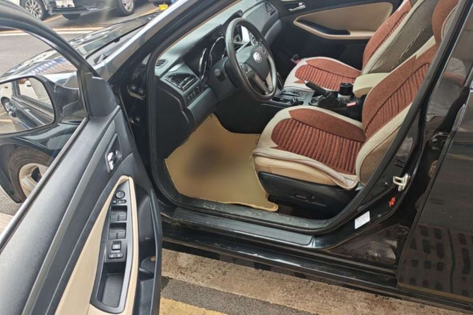 Used Bestune B70 2014 2.0L automatic luxury version Driver Seat