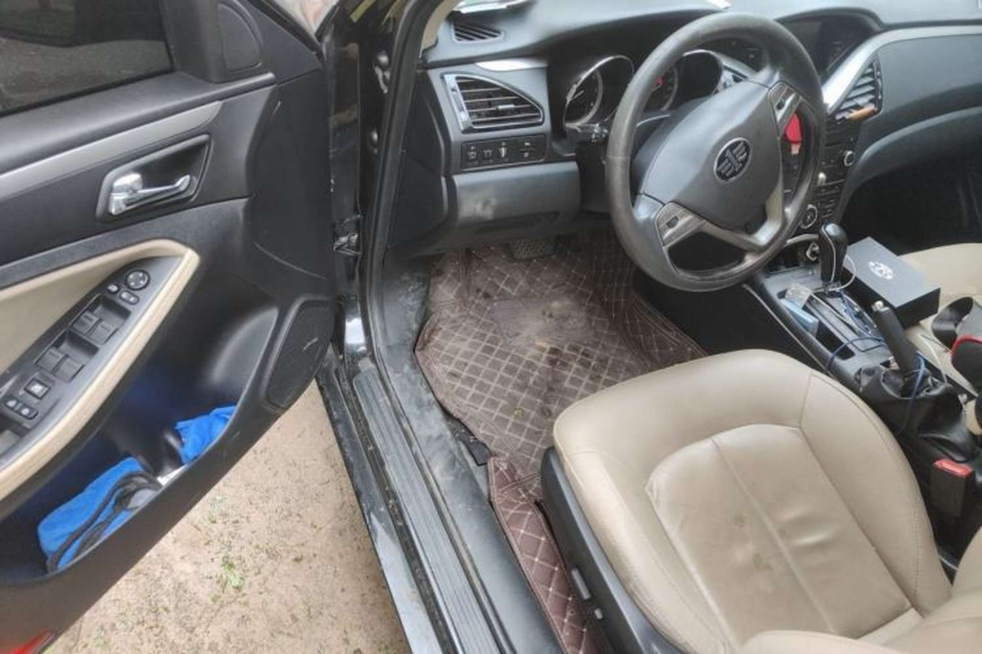 Used Bestune B70 2014 2.0L automatic luxury version Driver Seat