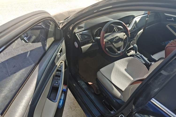 Used Bestune B70 2014 2.0L automatic luxury version Driver Seat