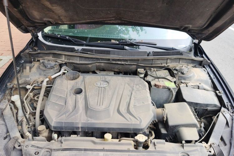 Used Bestune B70 2014 2.0L automatic comfort version Engine Bay