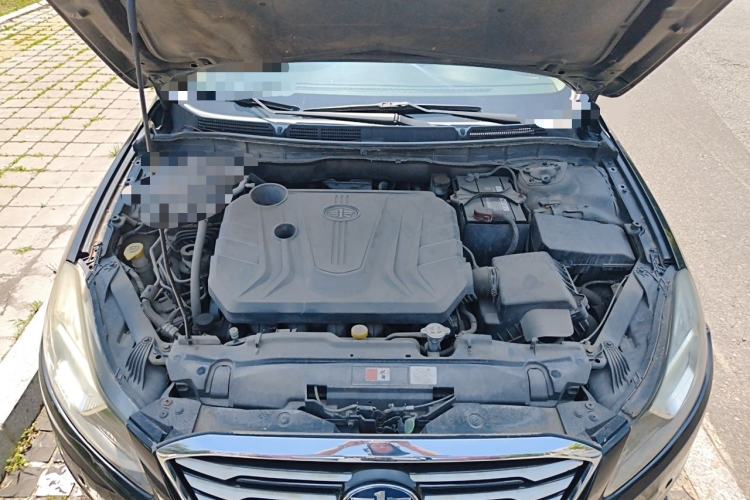 Used Bestune B70 2014 2.0L automatic luxury version Engine Bay