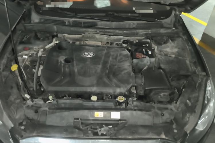 Used Bestune B70 2014 2.0L automatic luxury version Engine Bay