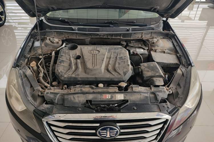 Used Bestune B70 2014 2.0L automatic luxury version Engine Bay