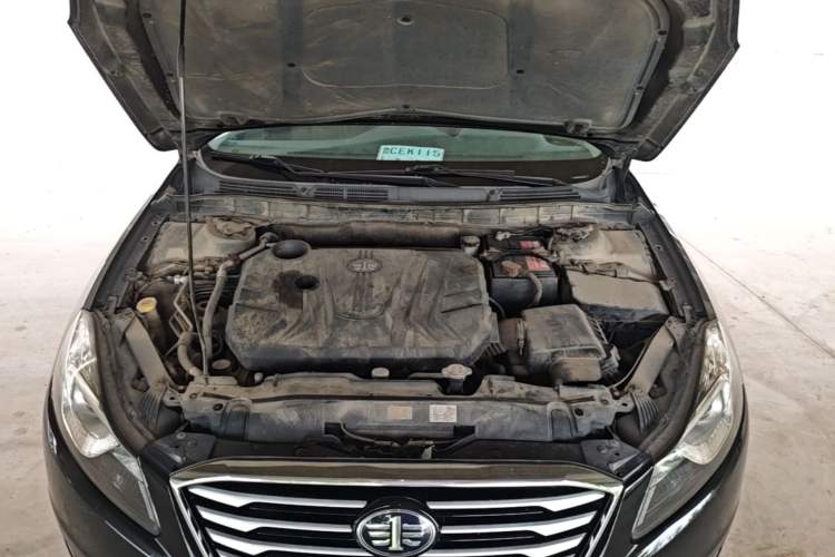 Used Bestune B70 2014 2.0L automatic comfort version Engine Bay