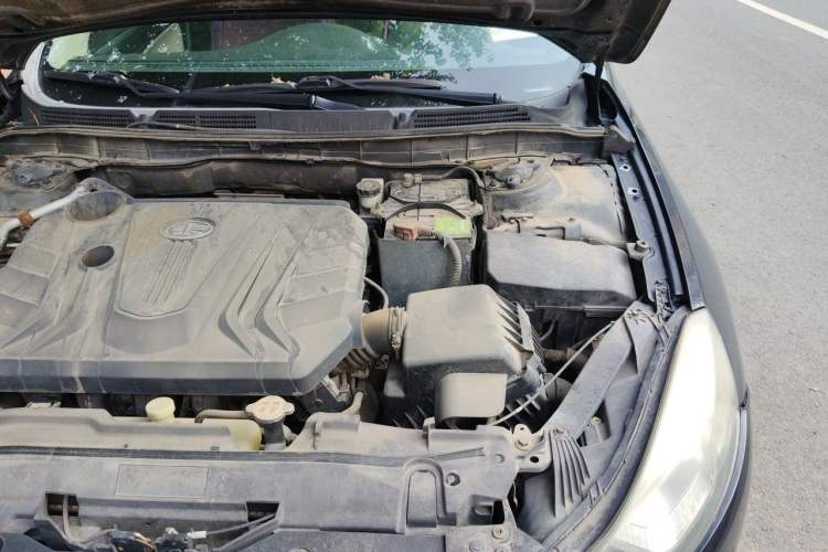 Used Bestune B70 2014 2.0L automatic comfort version Engine Bay Left