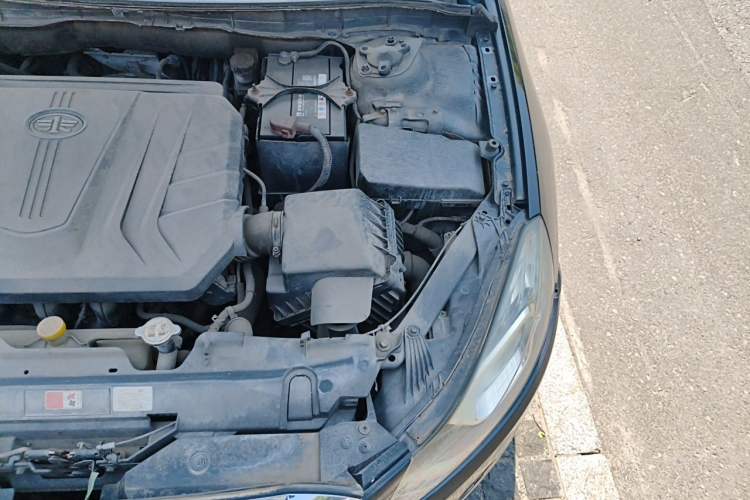 Used Bestune B70 2014 2.0L automatic luxury version Engine Bay Left