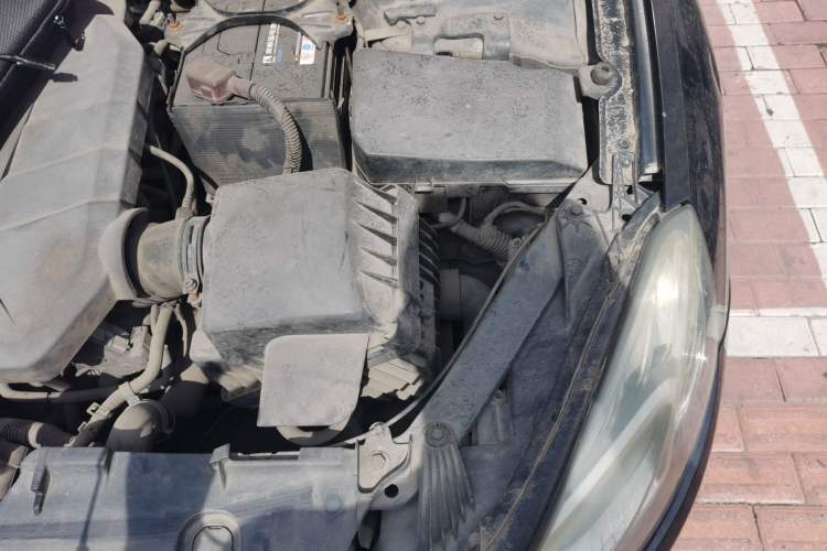 Used Bestune B70 2014 2.0L manual luxury version Engine Bay Left