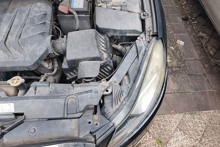 Used Bestune B70 2014 2.0L automatic comfort version Engine Bay Left
