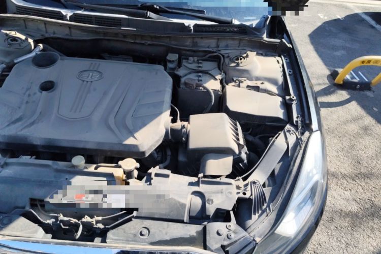 Used Bestune B70 2014 2.0L automatic luxury version Engine Bay Left