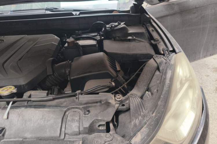Used Bestune B70 2014 2.0L manual luxury version Engine Bay Left
