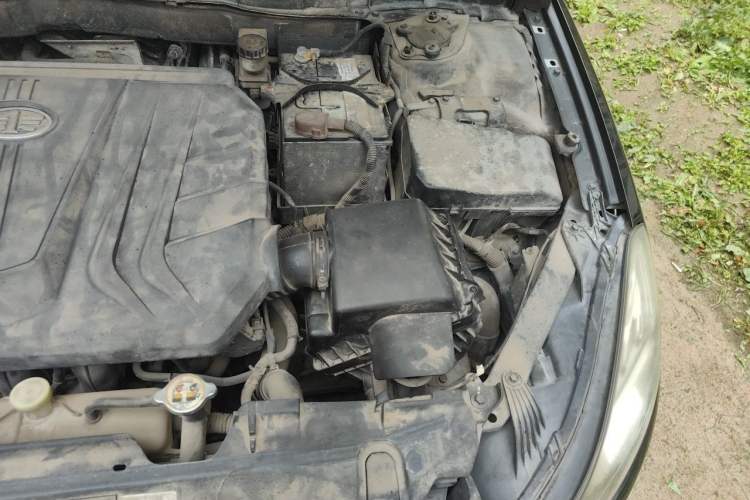 Used Bestune B70 2014 2.0L automatic luxury version Engine Bay Left