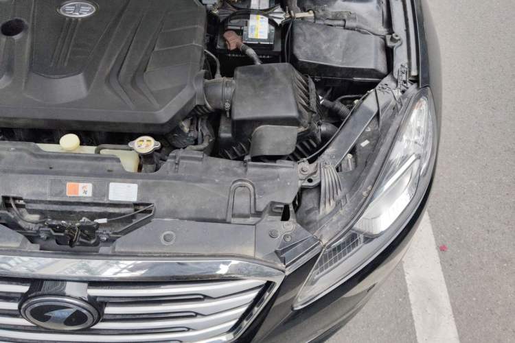 Used Bestune B70 2014 2.0L manual luxury version Engine Bay Left