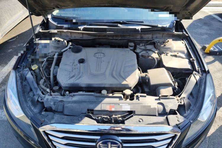 Used Bestune B70 2014 2.0L automatic luxury version Engine Bay