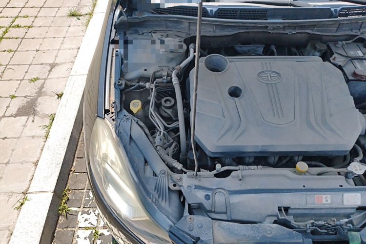 Used Bestune B70 2014 2.0L automatic luxury version Engine Bay Right