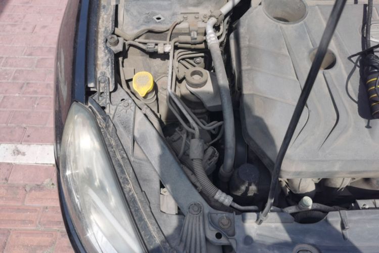 Used Bestune B70 2014 2.0L manual luxury version Engine Bay Right