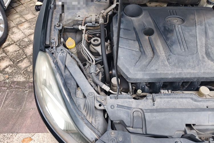 Used Bestune B70 2014 2.0L automatic comfort version Engine Bay Right