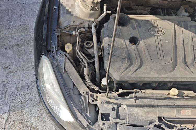 Used Bestune B70 2014 2.0L automatic luxury version Engine Bay Right
