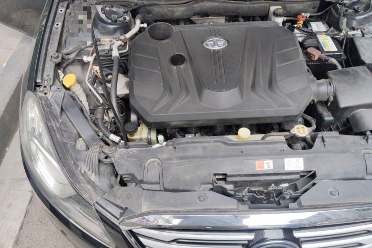 Used Bestune B70 2014 2.0L manual luxury version Engine Bay Right