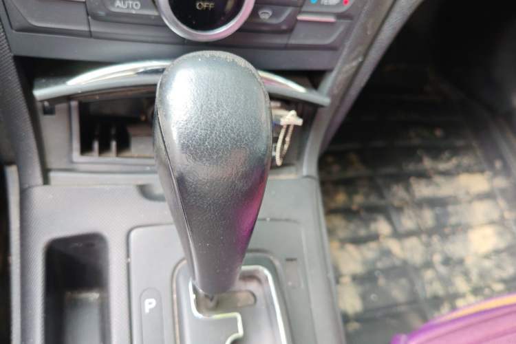 Used Bestune B70 2014 2.0L automatic comfort version Gear Lever
