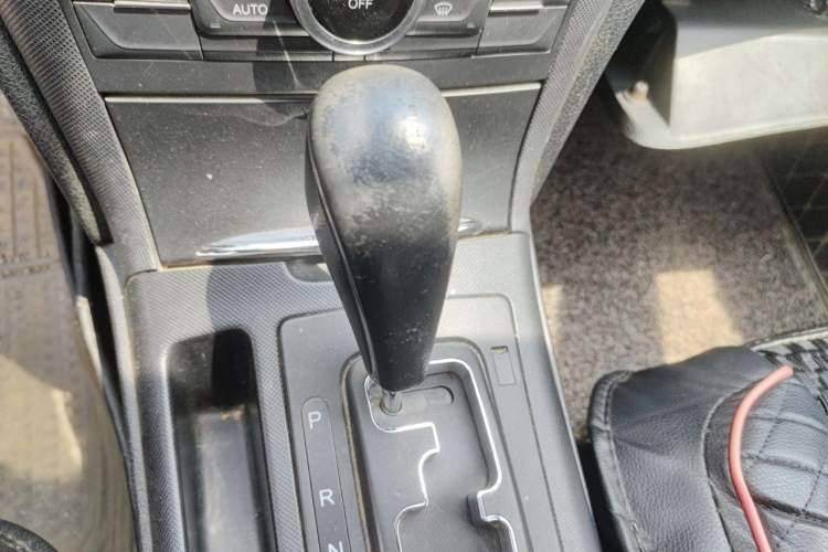 Used Bestune B70 2014 2.0L automatic comfort version Gear Lever
