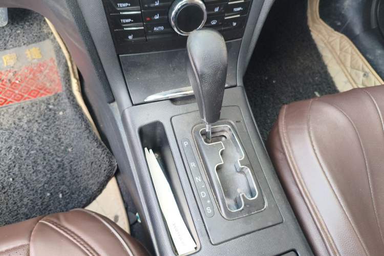 Used Bestune B70 2014 2.0L automatic comfort version Gear Lever