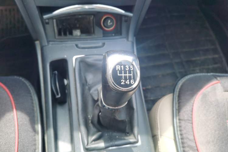 Used Bestune B70 2014 2.0L manual luxury version Gear Lever