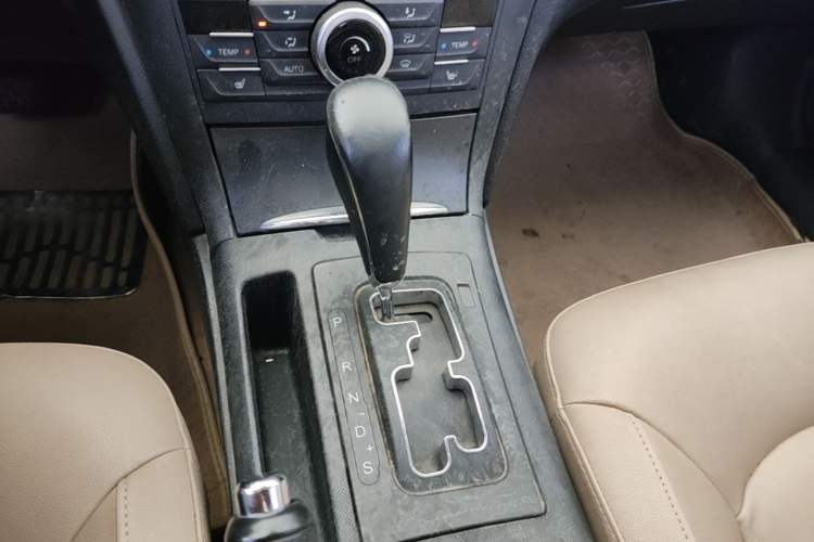 Used Bestune B70 2014 2.0L automatic luxury version Gear Lever
