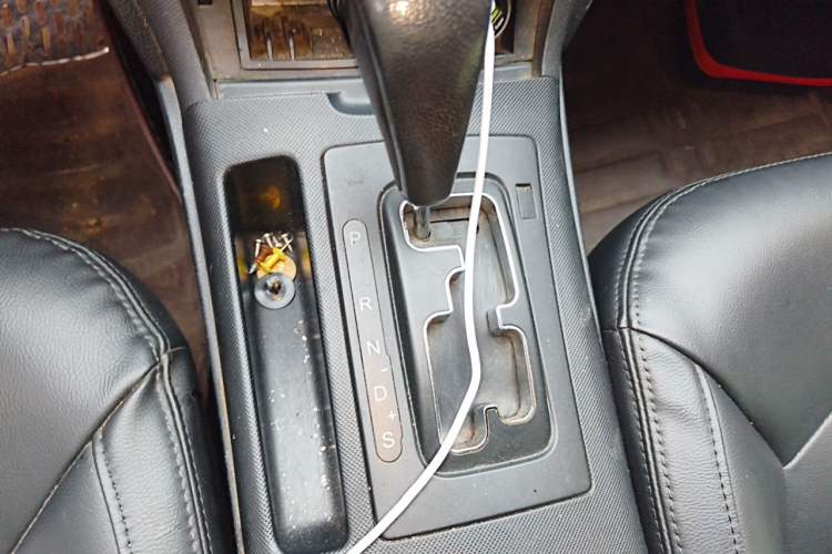 Used Bestune B70 2014 2.0L automatic comfort version Gear Lever