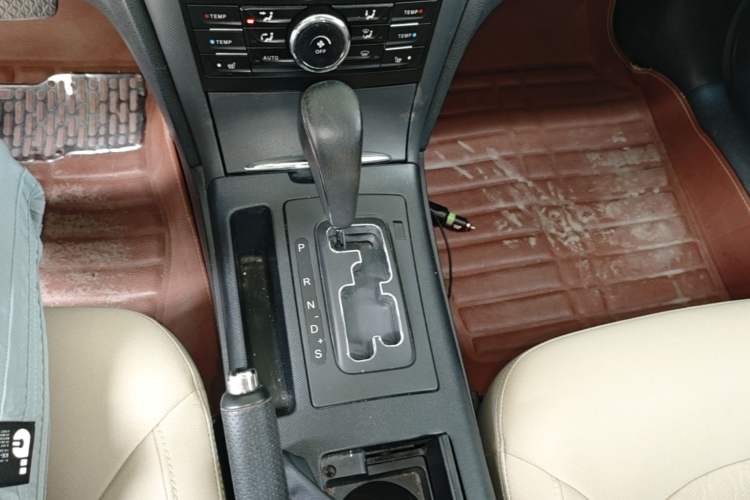Used Bestune B70 2014 2.0L automatic comfort version Gear Lever