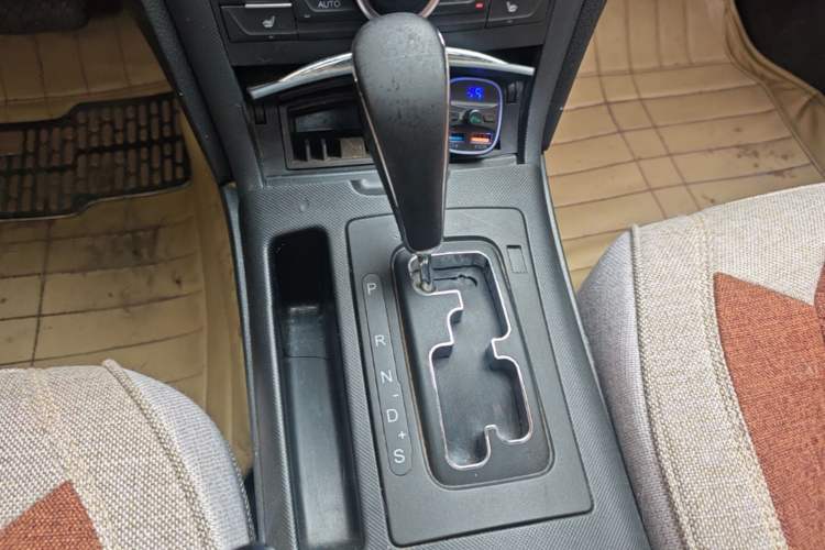 Used Bestune B70 2014 2.0L automatic luxury version Gear Lever