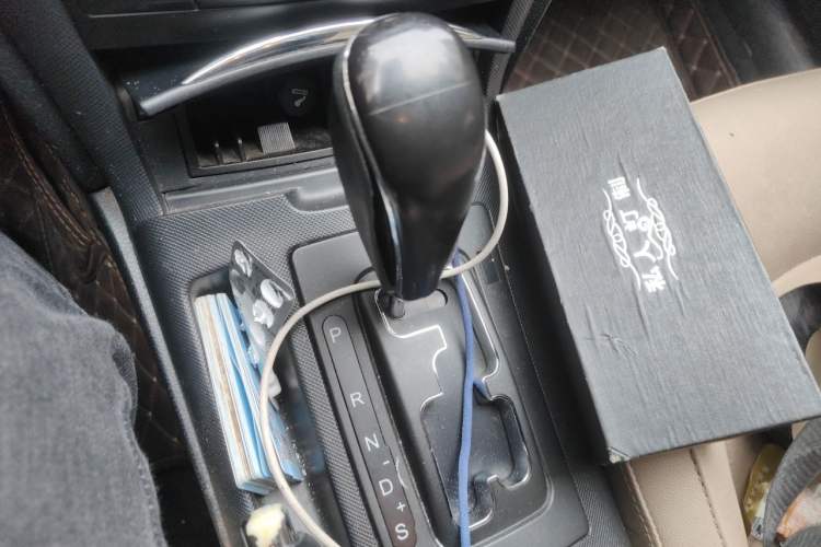 Used Bestune B70 2014 2.0L automatic luxury version Gear Lever