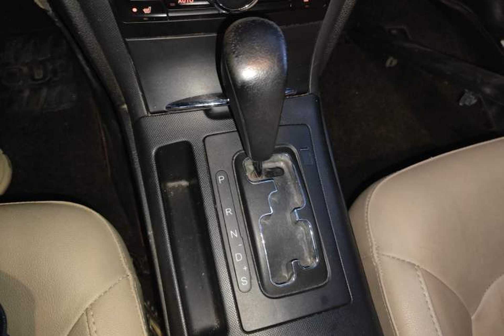 Used Bestune B70 2014 2.0L automatic luxury version Gear Lever