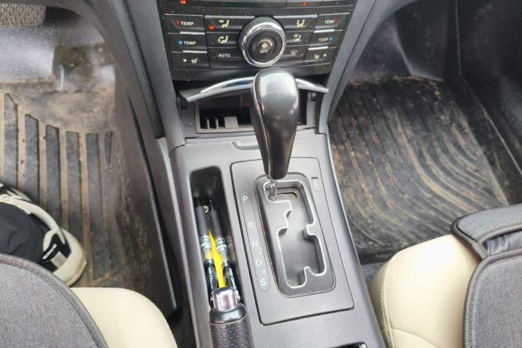 Used Bestune B70 2014 2.0L automatic comfort version Gear Lever