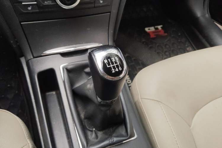 Used Bestune B70 2014 2.0L manual luxury version Gear Lever