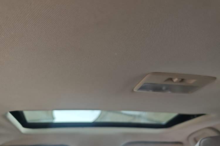 Used Bestune B70 2014 2.0L automatic luxury version Headliner
