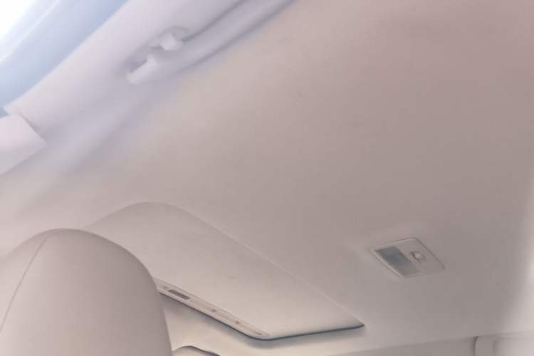 Used Bestune B70 2014 2.0L manual luxury version Headliner