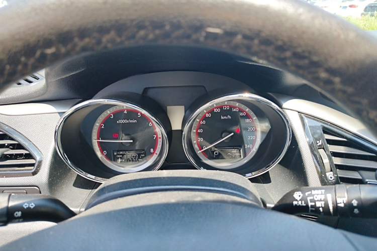 Used Bestune B70 2014 2.0L automatic luxury version Instrument Cluster