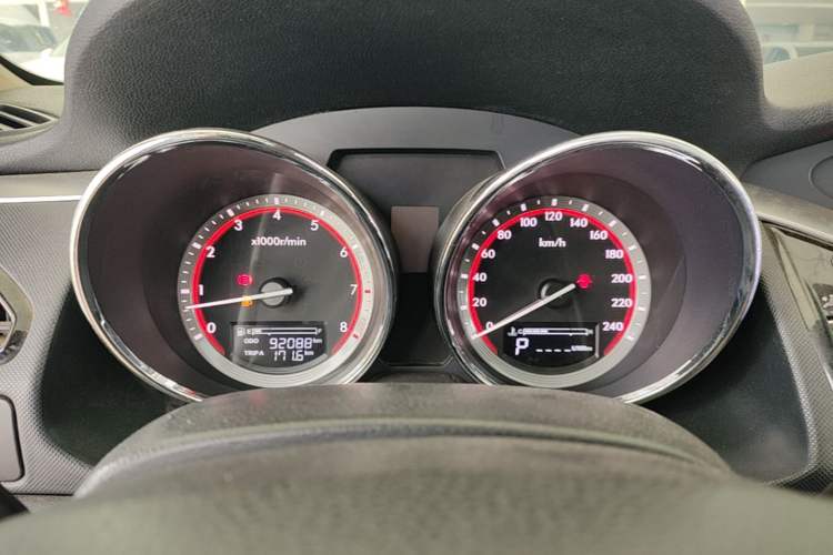 Used Bestune B70 2014 2.0L automatic luxury version Instrument Cluster
