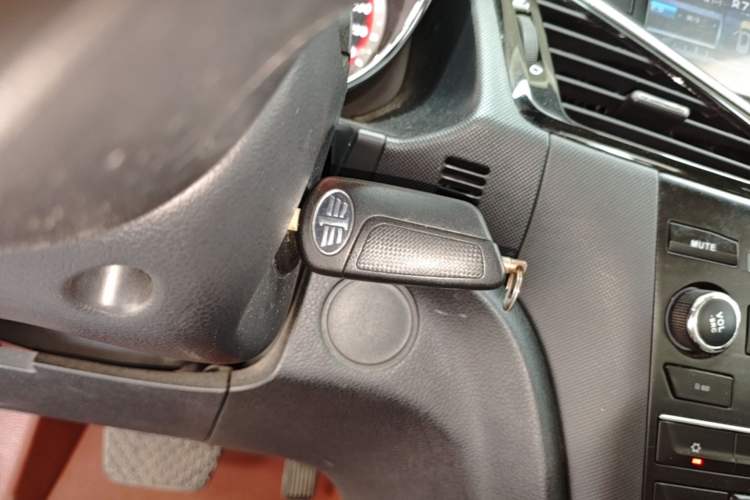 Used Bestune B70 2014 2.0L automatic comfort version Interior 1