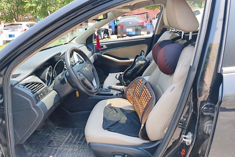 Used Bestune B70 2014 2.0L automatic luxury version Left Front Seat