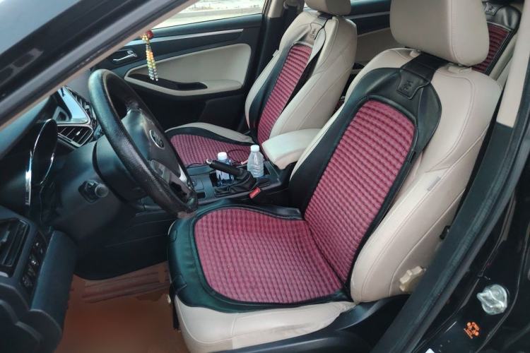 Used Bestune B70 2014 2.0L automatic luxury version Left Front Seat