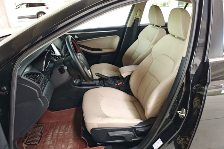 Used Bestune B70 2014 2.0L automatic comfort version Left Front Seat