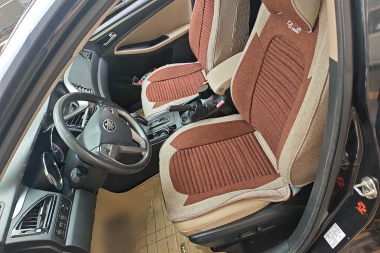 Used Bestune B70 2014 2.0L automatic luxury version Left Front Seat
