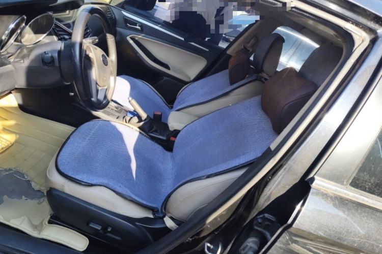 Used Bestune B70 2014 2.0L automatic luxury version Left Front Seat