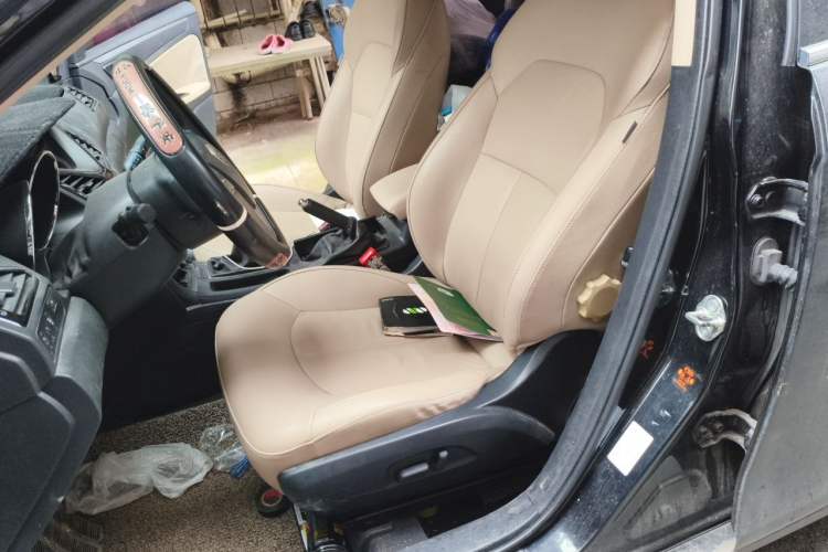 Used Bestune B70 2014 2.0L manual luxury version Left Front Seat