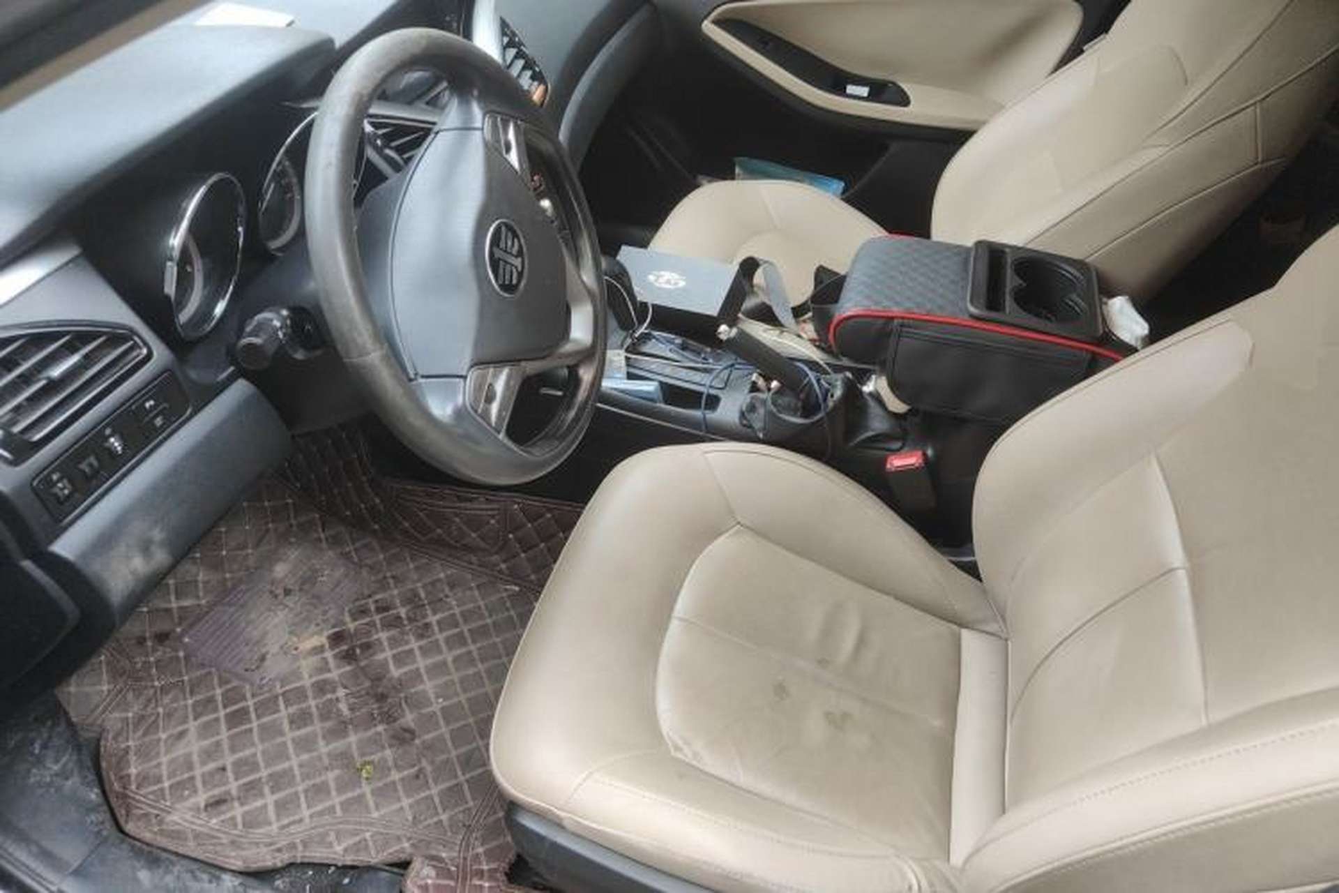 Used Bestune B70 2014 2.0L automatic luxury version Left Front Seat