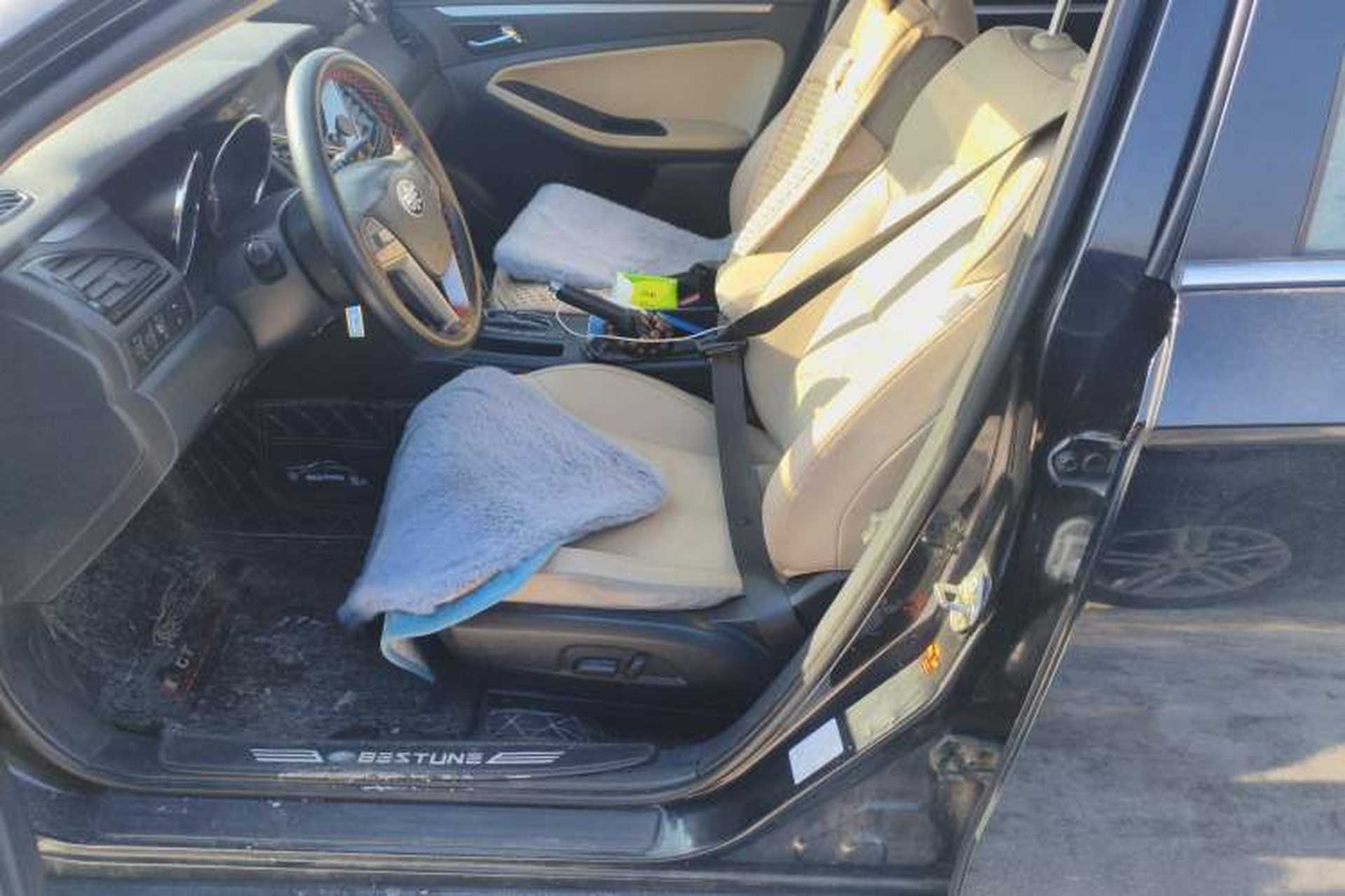 Used Bestune B70 2014 2.0L automatic luxury version Left Front Seat